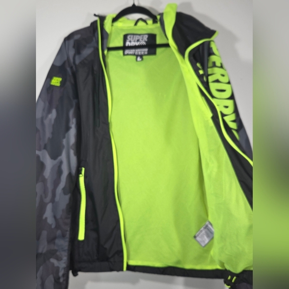 SUPERDRY JAPAN EDITION CAGOULE WINDBREAKER. - Picture 4 of 9